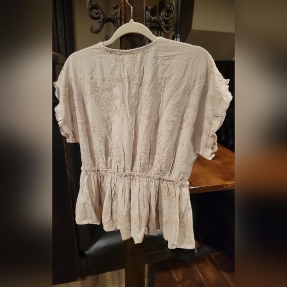 NWT Maurices Cream blouse L - Picture 2 of 4